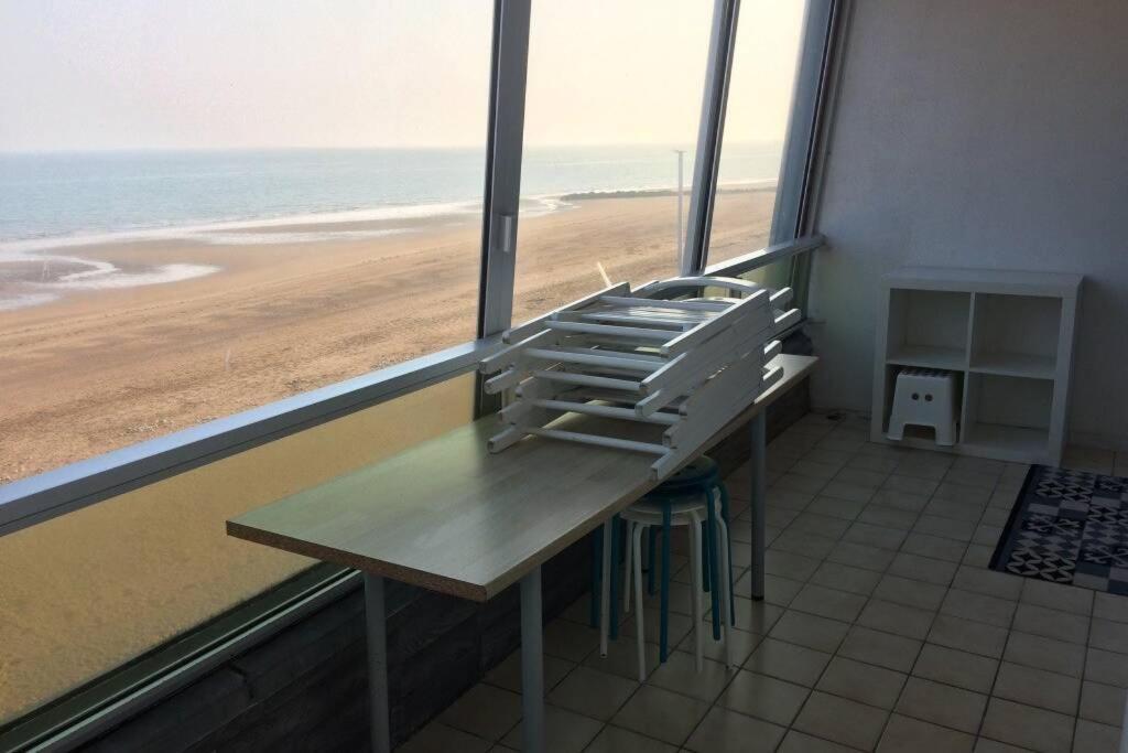 Appartement T2 Avec Vue Sur Mer Directe ! Courseulles-sur-Mer Esterno foto